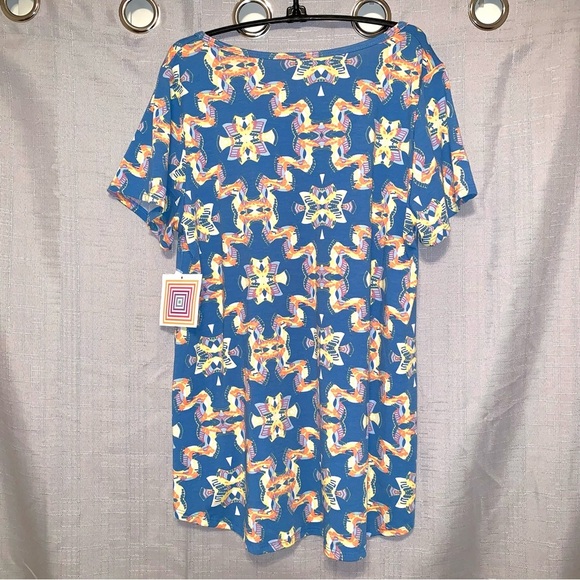 🔲LULAROE Blue Patterned Women's Top "CLASSIC TEE" size Large - Picture 3 of 7